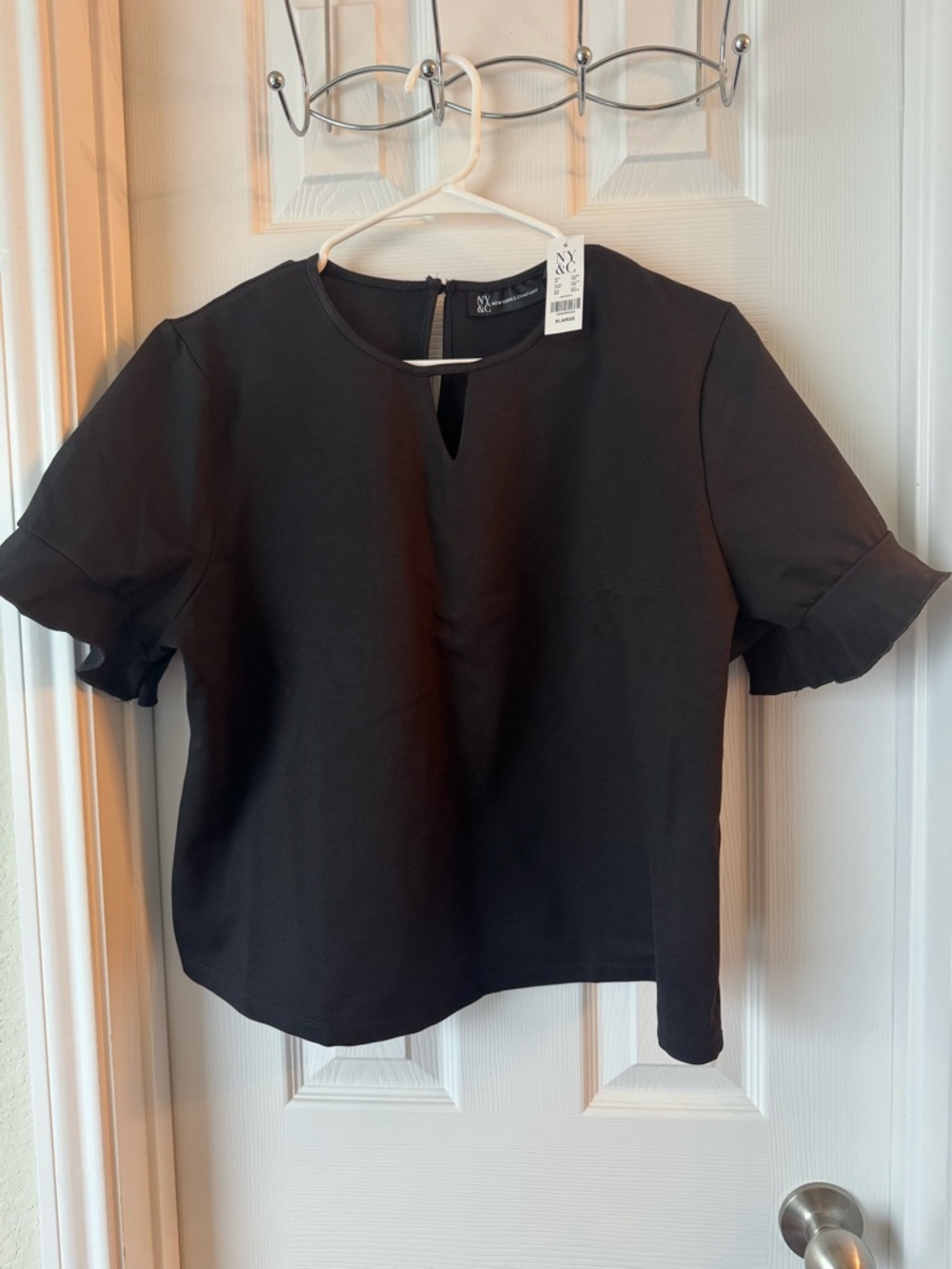 New York & Company Black Keyhole Short Sleeve Blouse